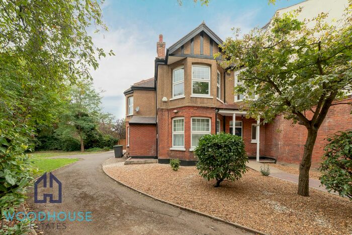 5 Bedroom Semi-Detached House To Rent In Ashford Avenue, London, N8