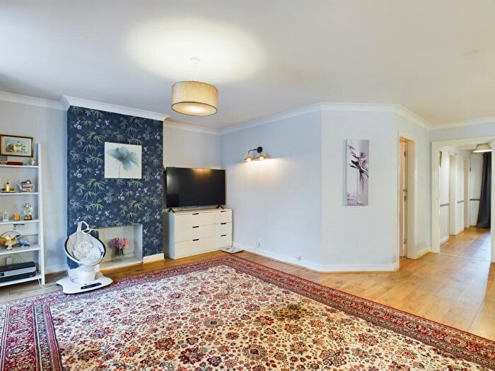 2 Bedroom Apartment For Sale In Knutsford Road, Wilmslow, SK9