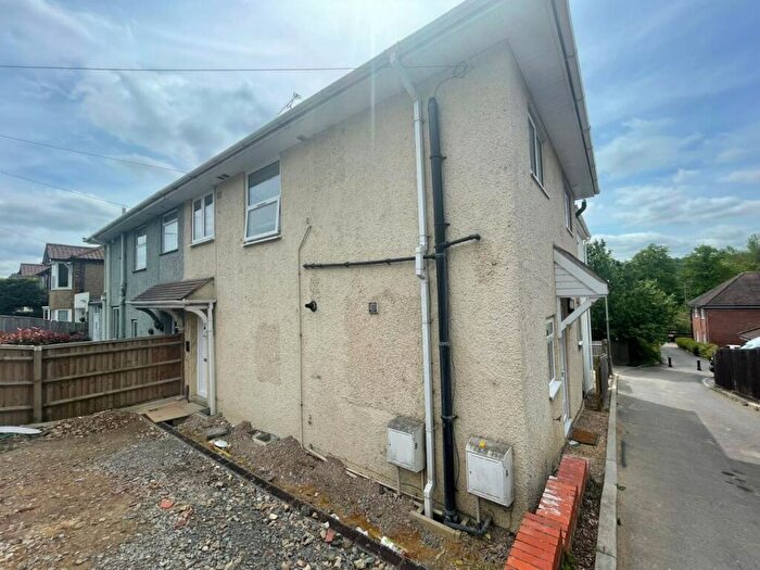 1 Bedroom Flat To Rent In West Wycombe Road, HP12