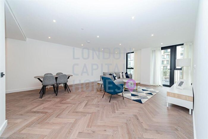 2 Bedroom Apartment To Rent In Merino Gardens, London, E1W