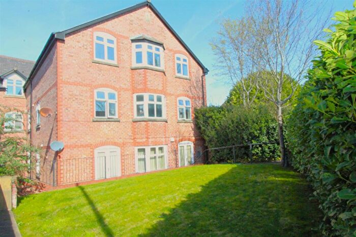 2 Bedroom Apartment For Sale In Devonshire Place, Prestwich, Manchester, M25