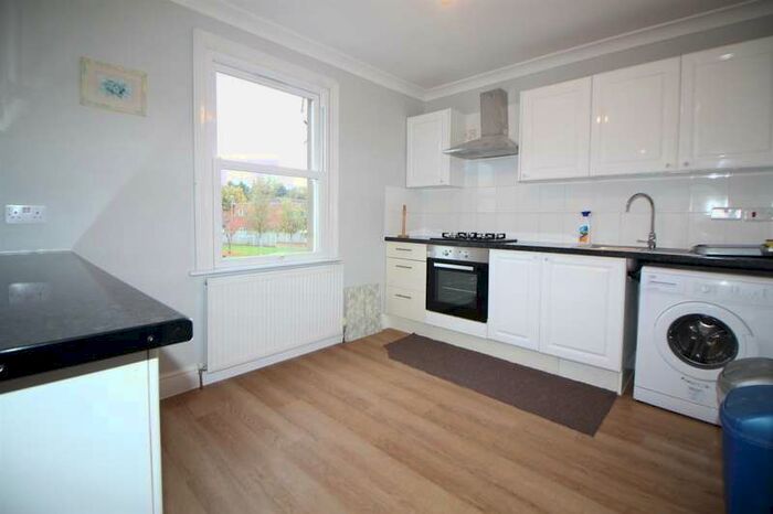 2 Bedroom Flat To Rent In Hertford Road, Enfield, EN3
