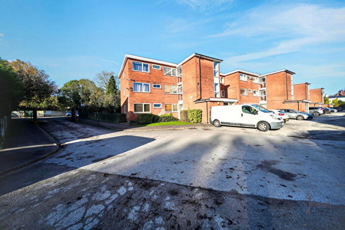 2 Bedroom Flat For Sale In Lichfield Road, Sutton Coldfield, B74