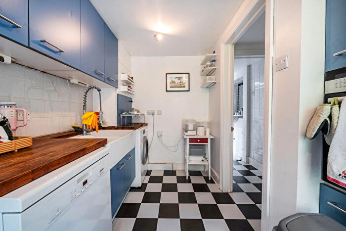 1 Bedroom Flat To Rent In Highbury New Park, Highbury, London, N5