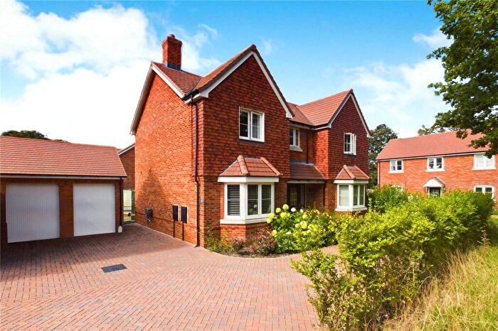 4 Bedroom House For Sale In Faulkner Place, Burghfield Common, Reading, Berkshire, RG7