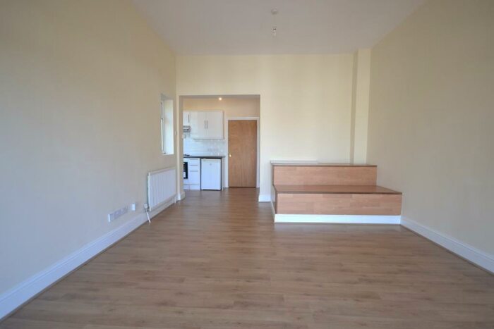 2 Bedroom Flat To Rent In Lower Addiscombe Road Croydon, CR0