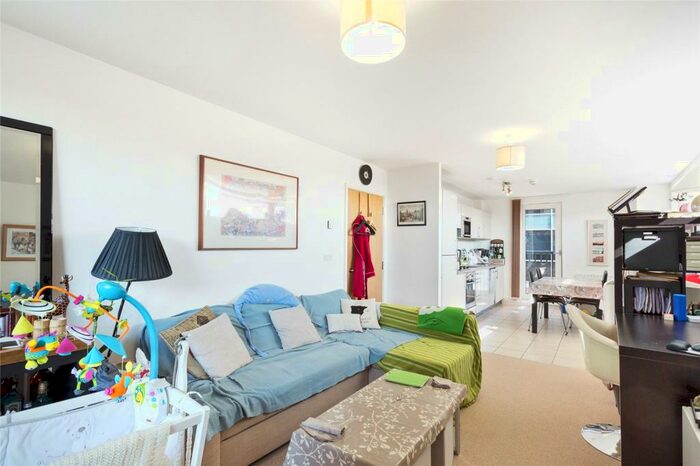 1 Bedroom Flat To Rent In Gaumont Tower, E8