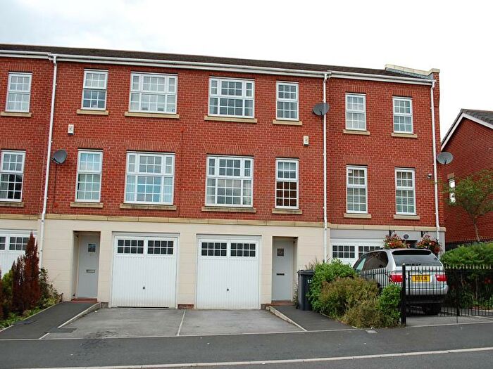 3 Bedroom Terraced House To Rent In Thornway Drive, Ashton-under-Lyne, Greater Manchester, OL7