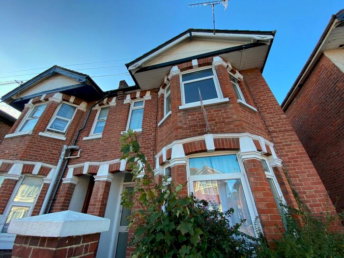 4 Bedroom House To Rent In Coventry Road, SO15
