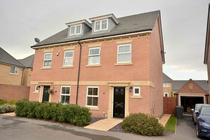 4 Bedroom Town House To Rent In Burden Mews, Newton Kyme, Tadcaster, LS24