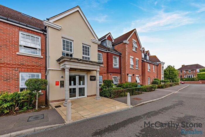 1 Bedroom Flat For Sale In Claridge House, Church Street, Littlehampton, BN17