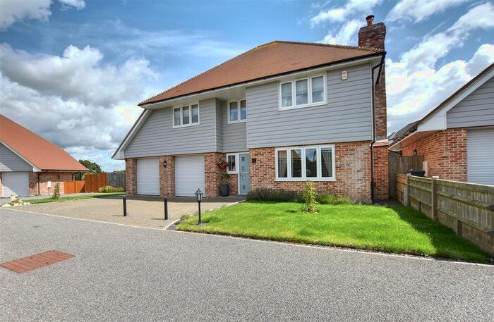 4 Bedroom Detached House For Sale In Thorne Close, Bexhill-On-Sea, TN39