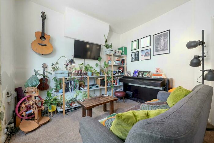 1 Bedroom Flat To Rent In Melford Road, London, E17