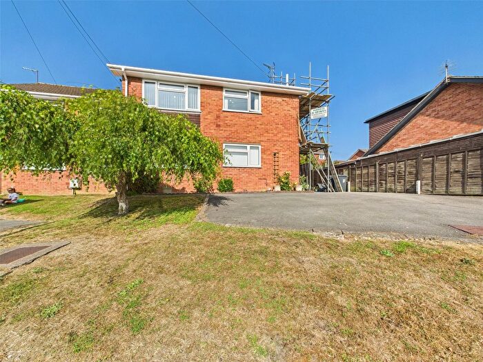2 Bedroom Flat For Sale In Bodiam Avenue, Tuffley, Gloucester, Gloucestershire, GL4