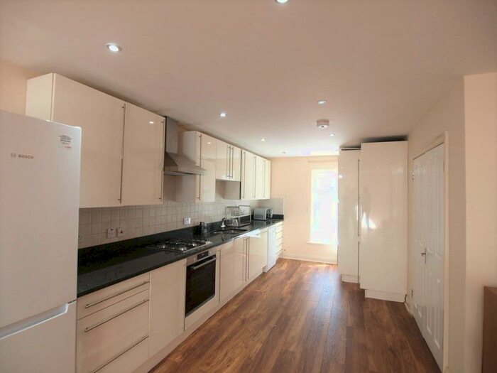4 Bedroom House To Rent In Gaskin Street, Angel, N1
