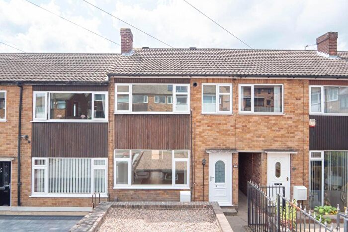 3 Bedroom Terraced House For Sale In Sommerdale Grove, LS13