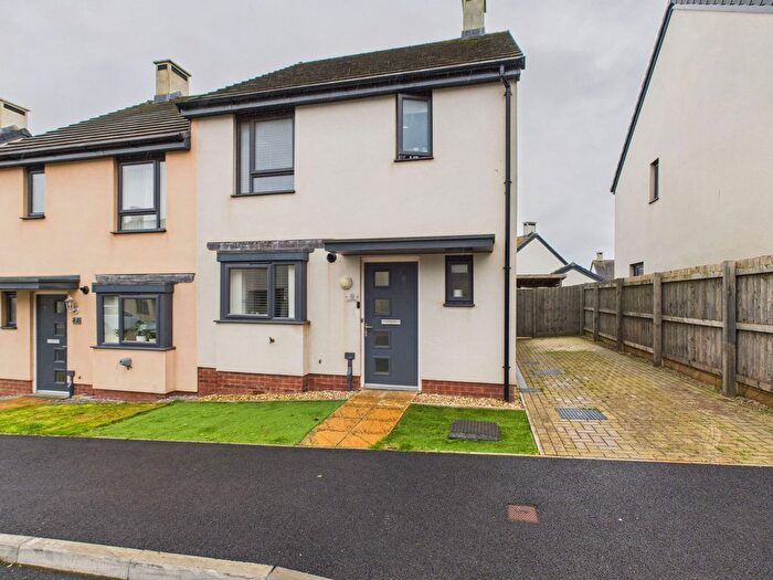 3 Bedroom Semi Detached House For Sale In Castle Park Drive, Paignton, TQ4