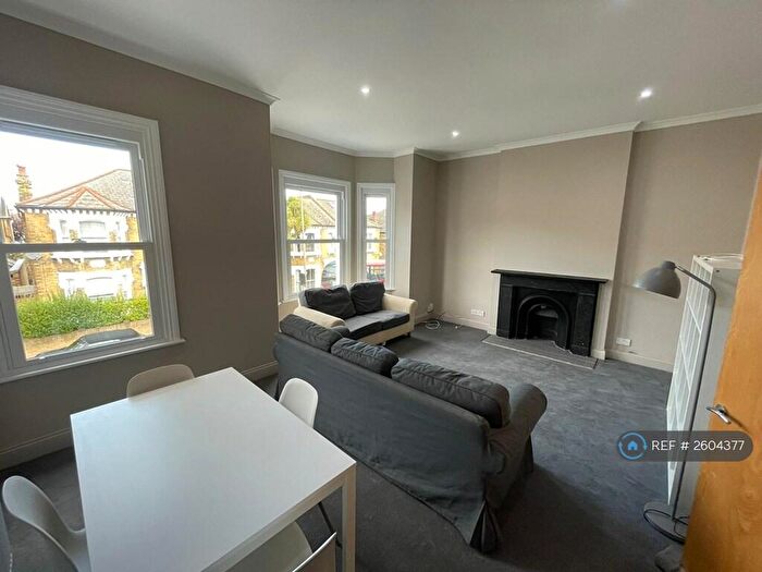 3 Bedroom Flat To Rent In Broomwood Road, London, SW11