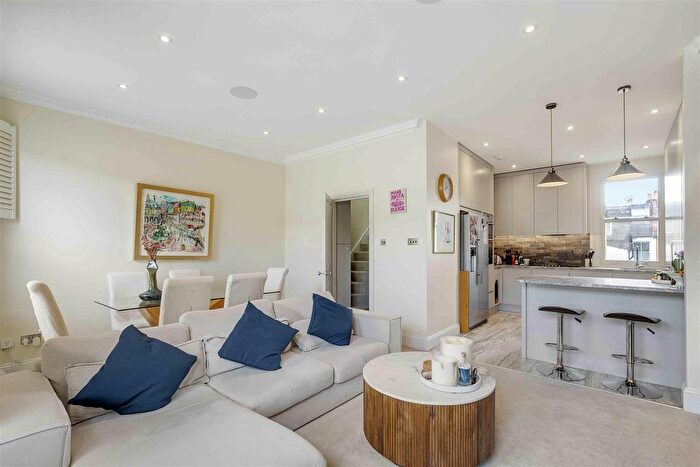 3 Bedroom Maisonette For Sale In Wardo Avenue, London, SW6