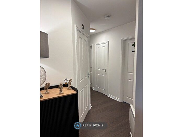 2 Bedroom Flat To Rent In Astley Brook Close, Bolton, BL1