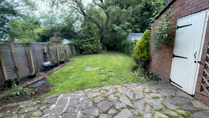 1 Bedroom Maisonette To Rent In Lakeside Close, Ruislip, HA4