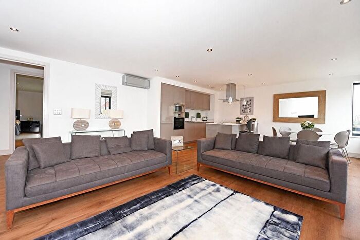 2 Bedroom Flat To Rent In Gloucester Place, Marylebone, London, W1U