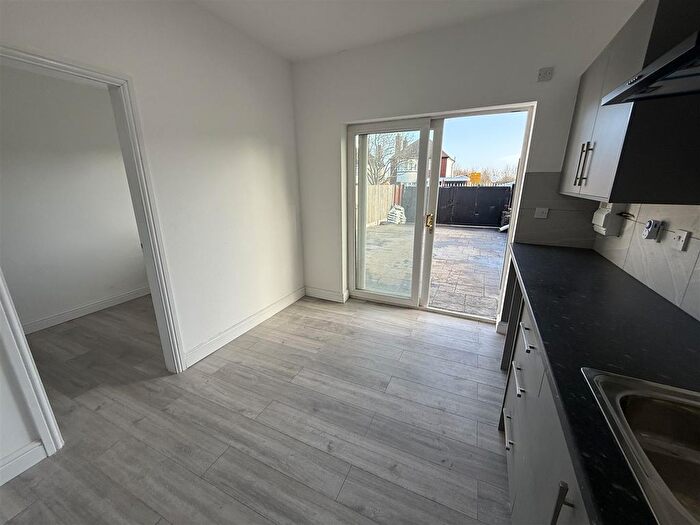 2 Bedroom Flat To Rent In Benson Avenue, Wolverhampton, WV4