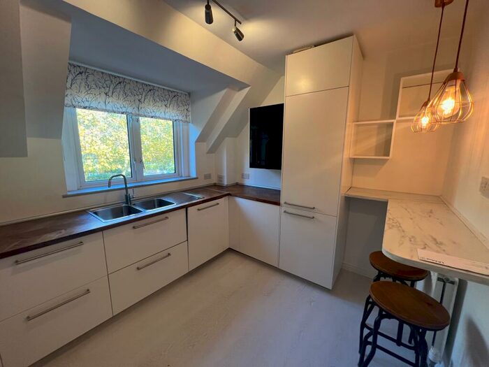 2 Bedroom Apartment To Rent In Barquentine Place, Cardiff, CF10