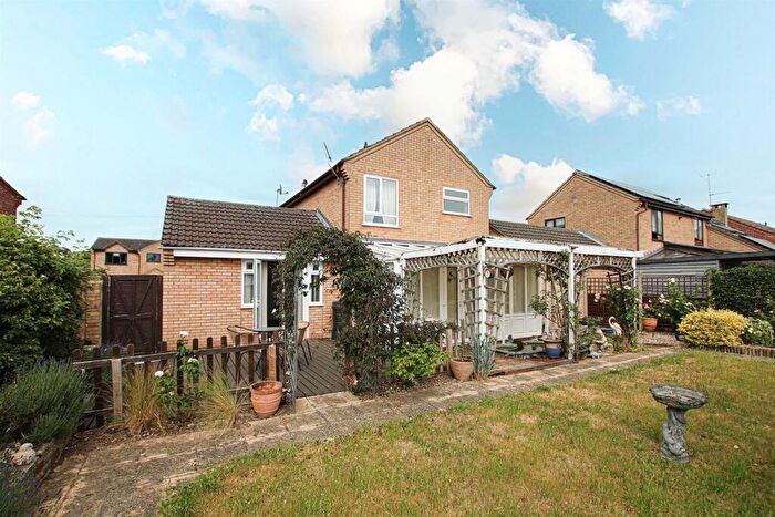 3 Bedroom Detached House For Sale In Drinkwater Close, Newmarket, CB8