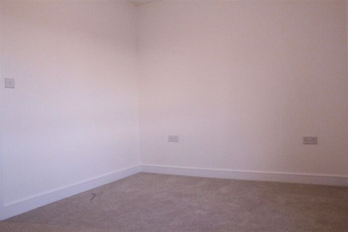 2 Bedroom End Of Terrace House To Rent In Scotney Drive, Dartford, DA9