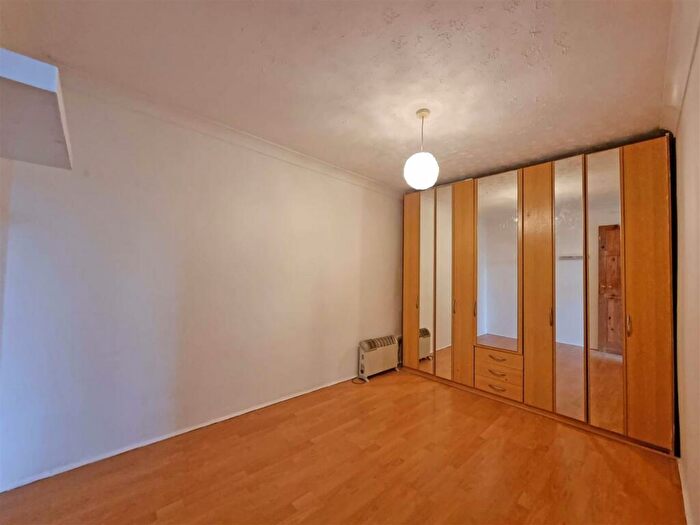 1 Bedroom Flat For Sale In Blossomfield Close, Birmingham, B38