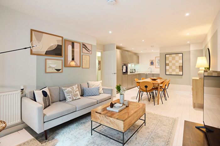 2 Bedroom Property To Rent In Waterside Way, London, N17