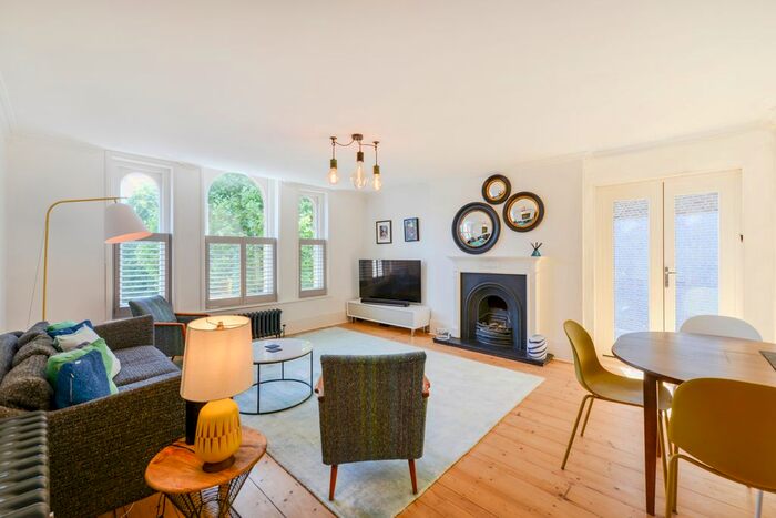 2 Bedroom Flat To Rent In Sheen Road, Richmond, TW9