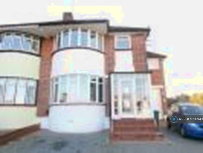 4 Bedroom Semi-Detached House To Rent In Domonic Drive, London, SE9