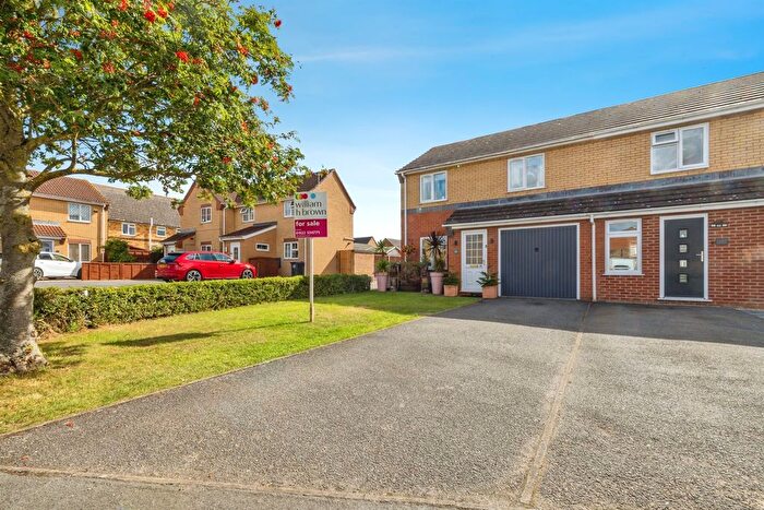 3 Bedroom Semi-detached House For Sale In Shiregate, Metheringham, Lincoln, LN4