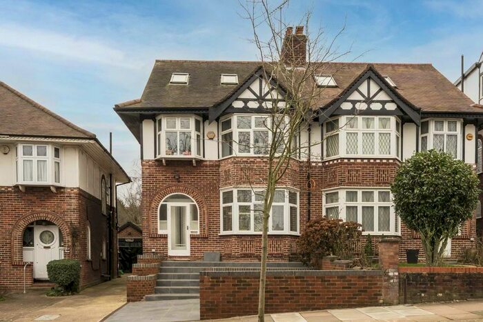 4 Bedroom Semi-Detached House To Rent In Sandall Road, London, W5