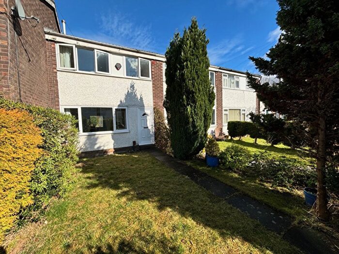 3 Bedroom Terraced House To Rent In Dean Court, Leeds, West Yorkshire, LS8