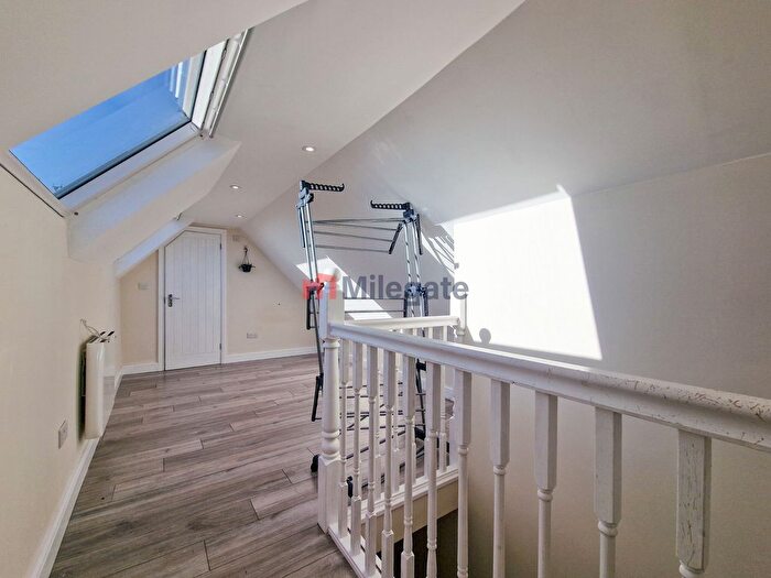 2 Bedroom Flat To Rent In Beech House Road, Croydon, CR0