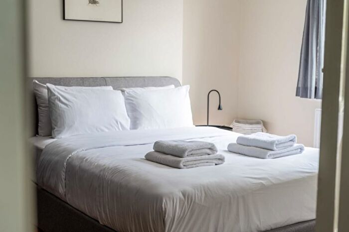 1 Bedroom Flat To Rent In Regent Square, London, WC1H