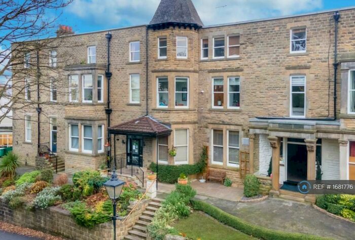 2 Bedroom Flat To Rent In Valley Drive, Harrogate, HG2