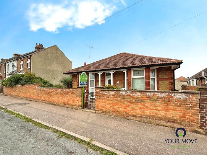 2 Bedroom Bungalow For Sale In Queens Avenue, Ramsgate, Kent, CT12