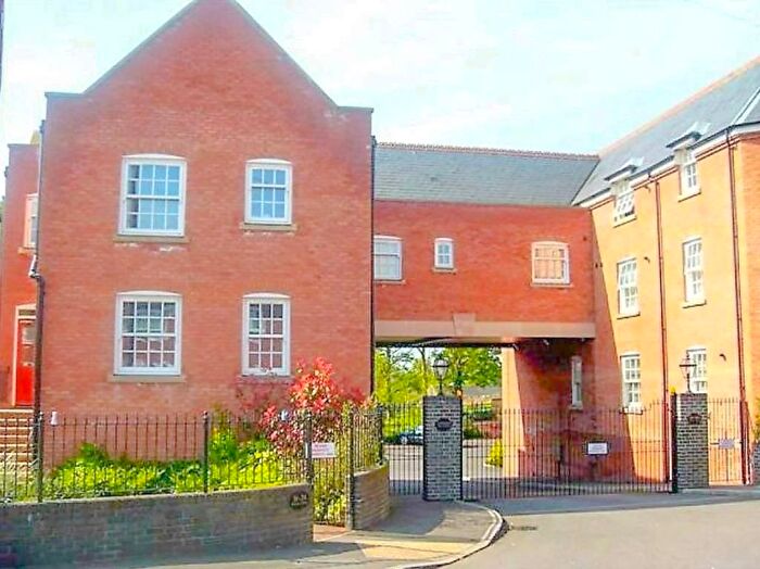2 Bedroom Flat To Rent In Well Lane, Rothwell, Kettering, NN14