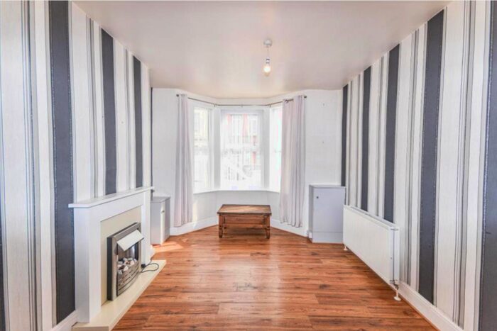 2 Bedroom End Of Terrace House To Rent In Symington Street, Northampton, NN5