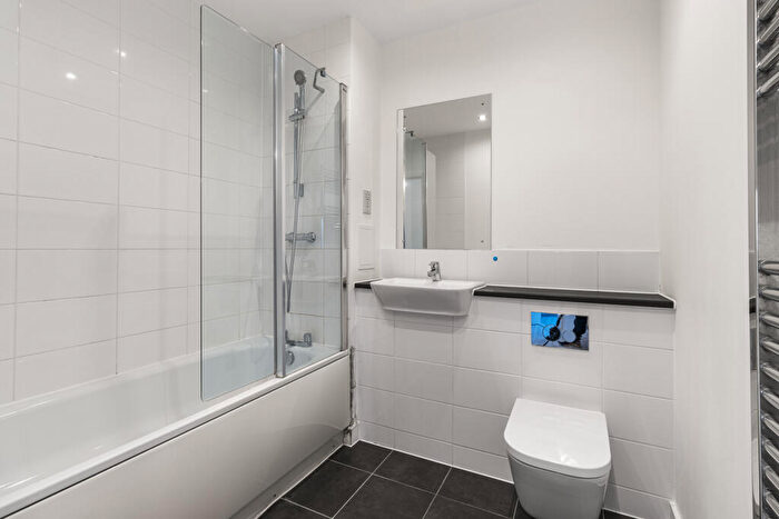 1 Bedroom Flat To Rent In Fizzy Walthamstow, D Blackhorse Lane, Walthamstow, E17