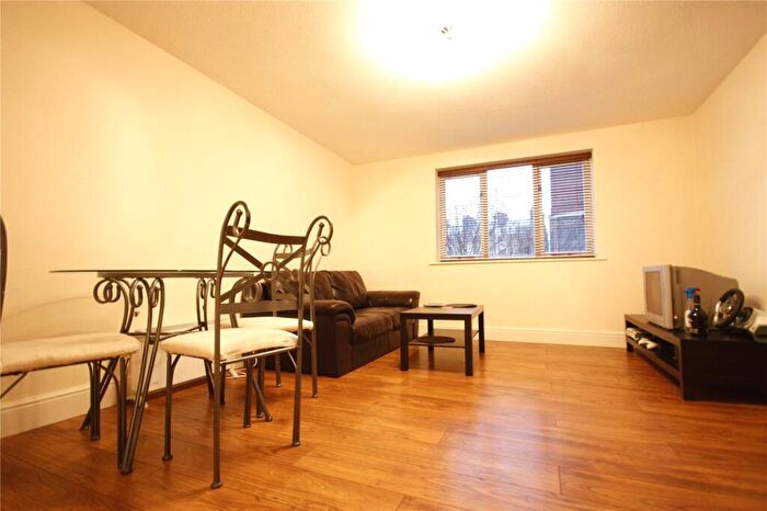 1 Bedroom Apartment To Rent In John Maurice Close, London, SE17