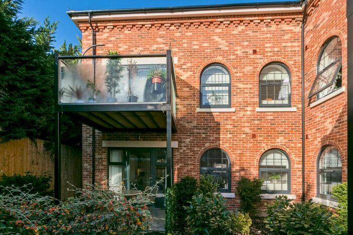 2 Bedroom Apartment To Rent In Station Approach Marlow, SL7