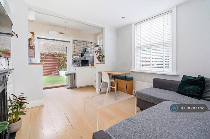 2 Bedroom Flat To Rent In Warner Road, London, E17