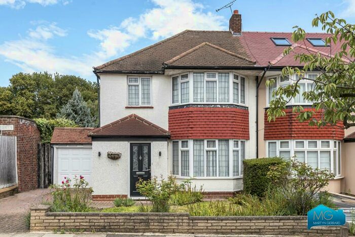 3 Bedroom Semi-Detached House To Rent In Summit Close, Southgate, London, N14