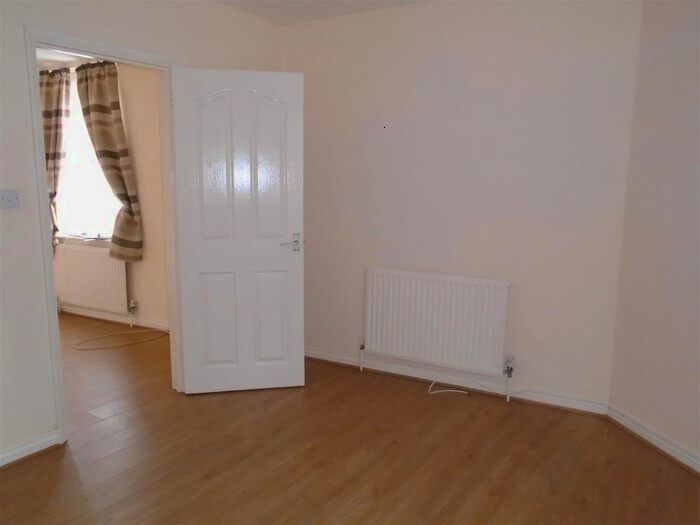 1 Bedroom Flat To Rent In Brompton Lane, Strood, Rochester ME2