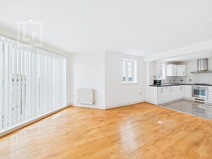 2 Bedroom Flat To Rent In Glebe Avenue, Ruislip, Middlesex, HA4